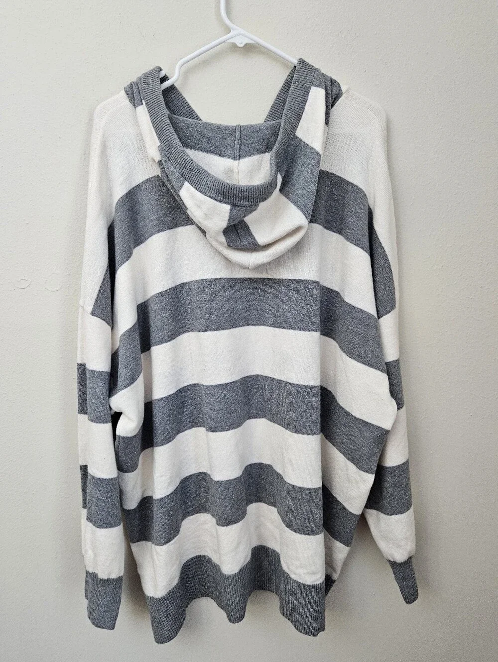 torrid Gray and White Striped Hooded Knit Pullover Size 4